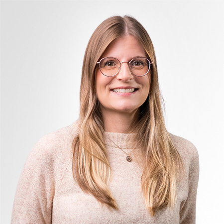 Nicole K. - Senior Web Analyst